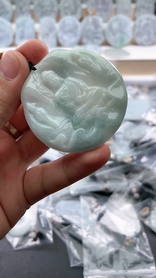 翡翠未镶嵌颈饰..../6/18/ 38