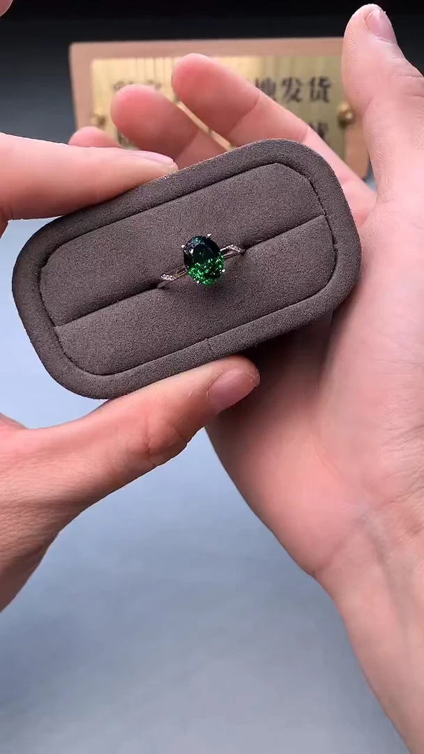 银S925镶嵌戒指绿色碧玺6666