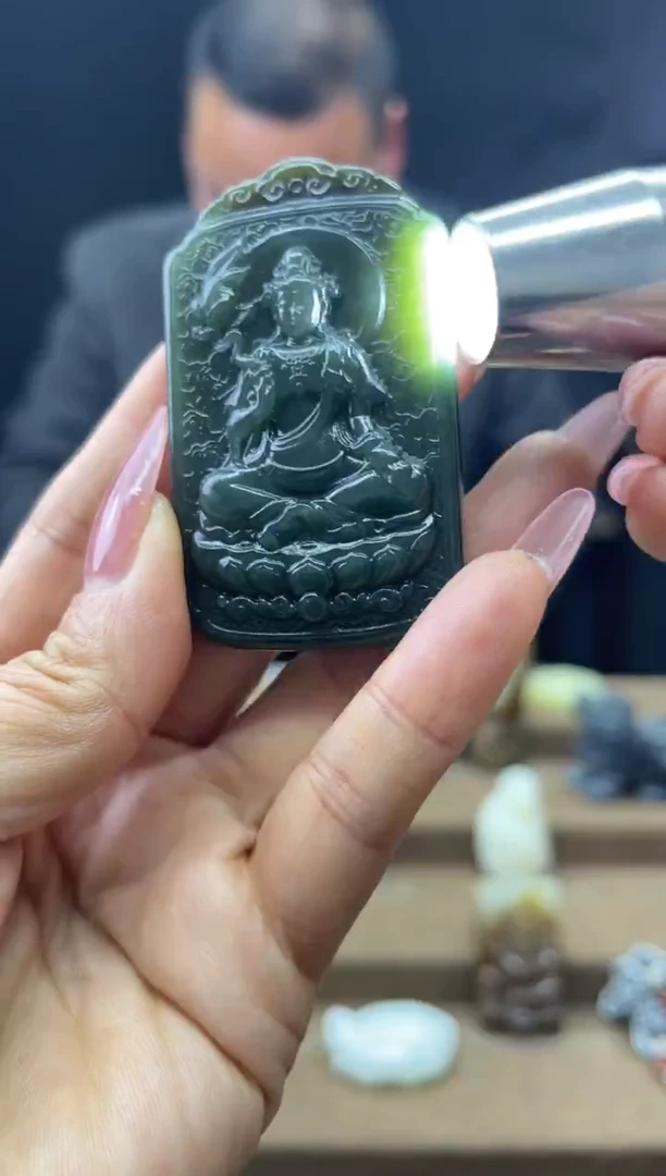 颈饰未镶嵌和田玉1