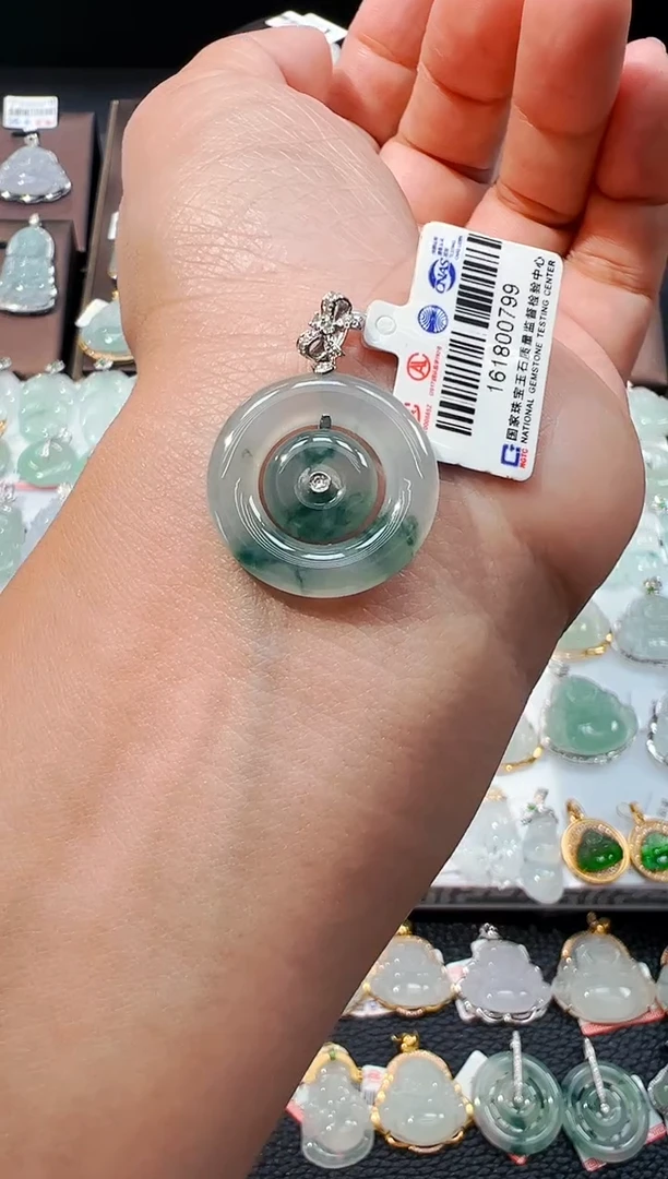 吊坠(不含链)18K金镶嵌翡翠甜甜圈吊坠799