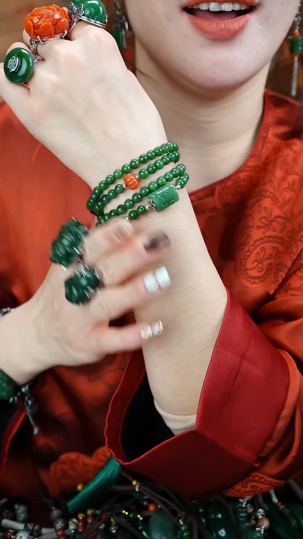 颈饰未镶嵌和田玉（碧玉）元****创1