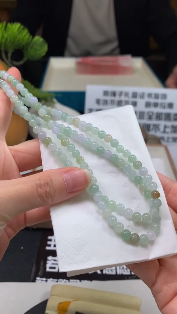 未镶嵌定制翡翠美*姐---118100