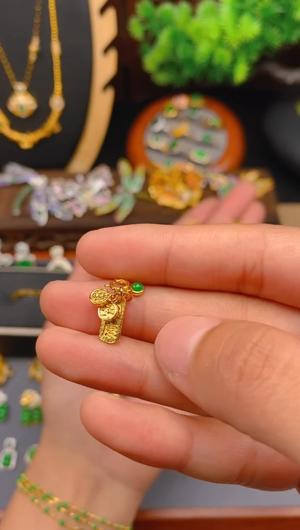 【闪购商品】翡翠吊坠(不含链)银S925镶嵌平安喜乐牌