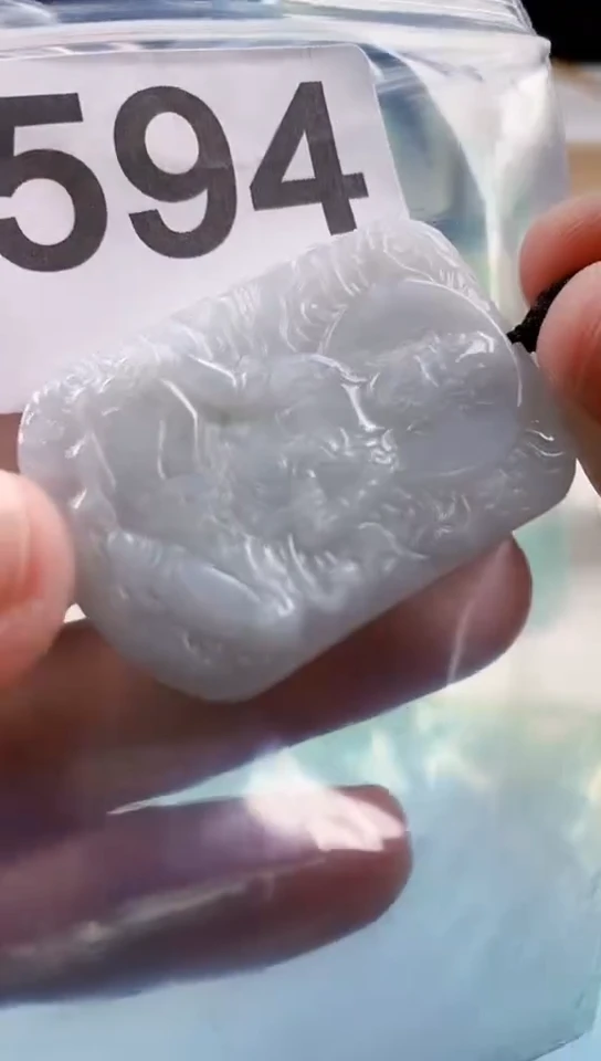 【闪购商品】翡翠挂件未镶嵌天然翡翠吊坠挂件