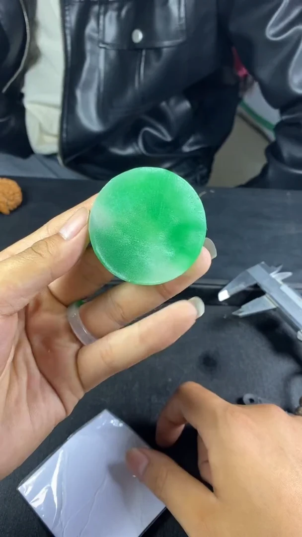 玉冰绿花色镯心毛料