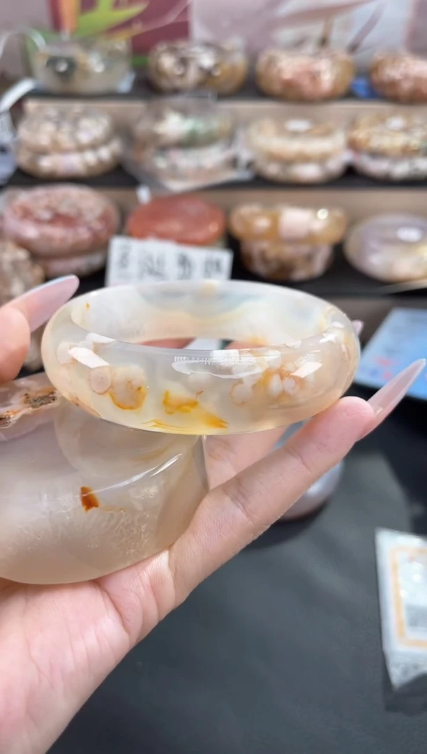 未镶嵌手镯石英质玉65