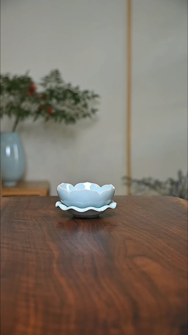 莲花茶漏 天青 缩釉微瑕 无款 介意勿拍
