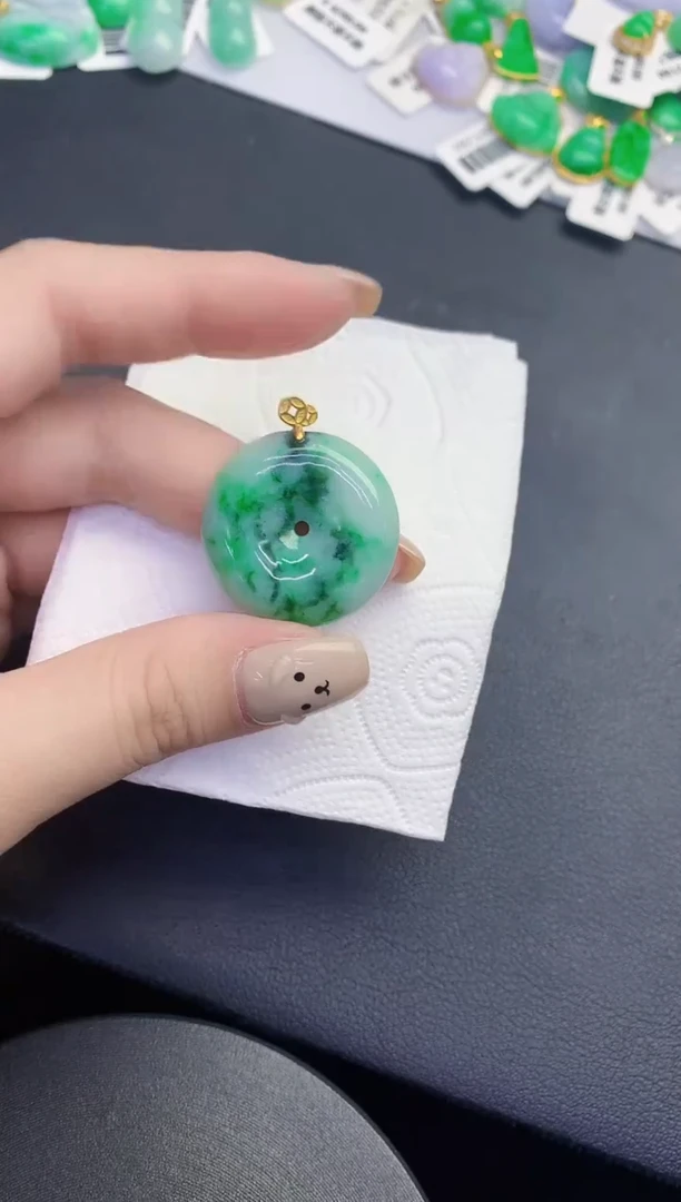 颈饰未镶嵌翡翠缅甸天然翡翠A货