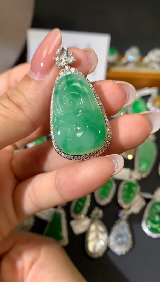 翡翠18K金镶嵌吊坠(不含链)吊坠