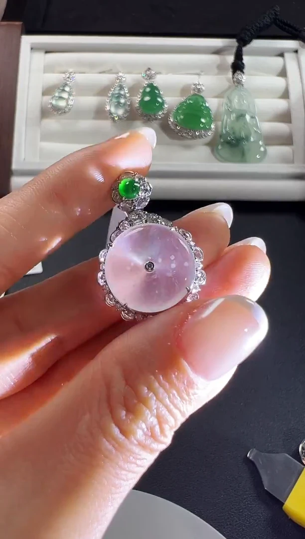 颈饰18K金镶嵌翡翠KFD1224-013