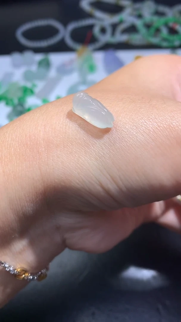 未镶嵌定制翡翠毛货
