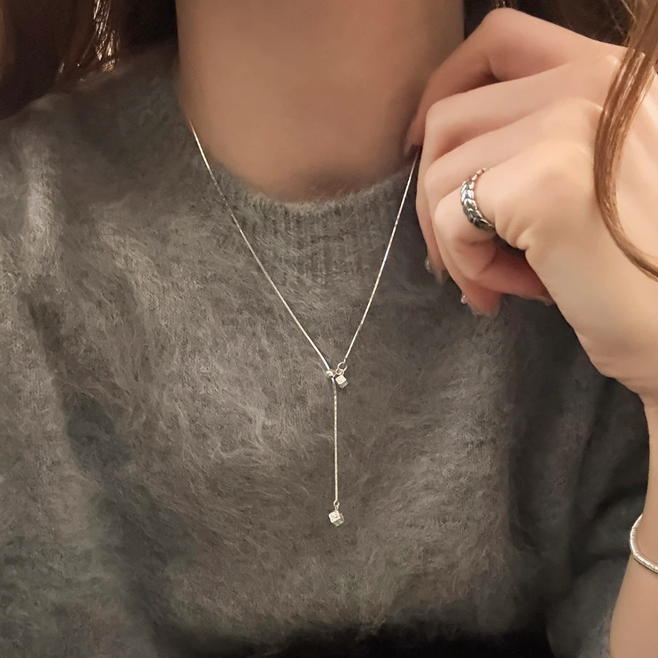 合金吊坠 百搭方块吊坠抽拉项链女2025新款简约小众高级颈链