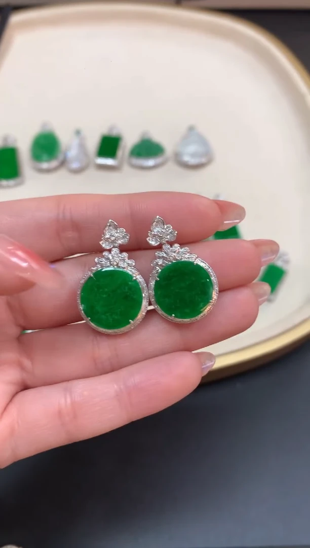 【闪购商品】翡翠吊坠(不含链)18K金镶嵌(多样性发)A616|4980