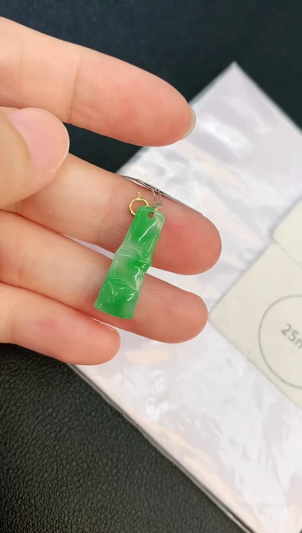 翡翠18K金镶嵌颈饰赠礼盒证书 麦麦