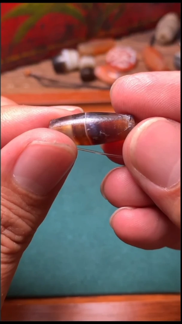 玛瑙/玉髓关管珠未镶嵌千岁蓝沁+蚕丝珠