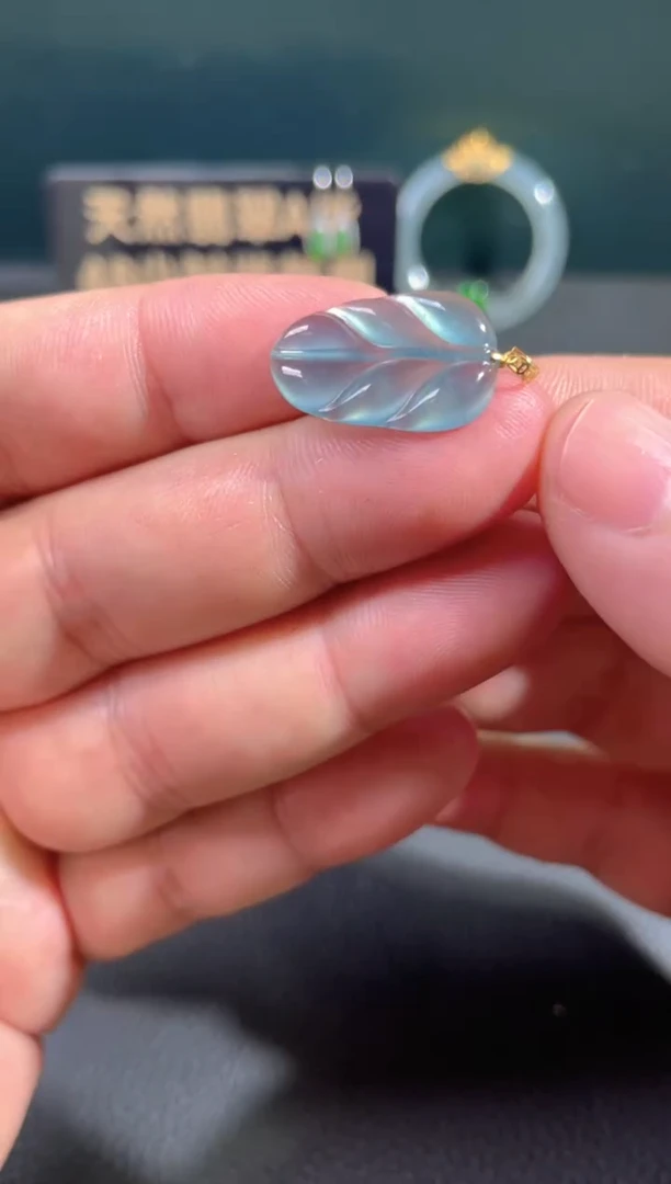 【闪购商品】翡翠颈饰18K金镶嵌翡翠