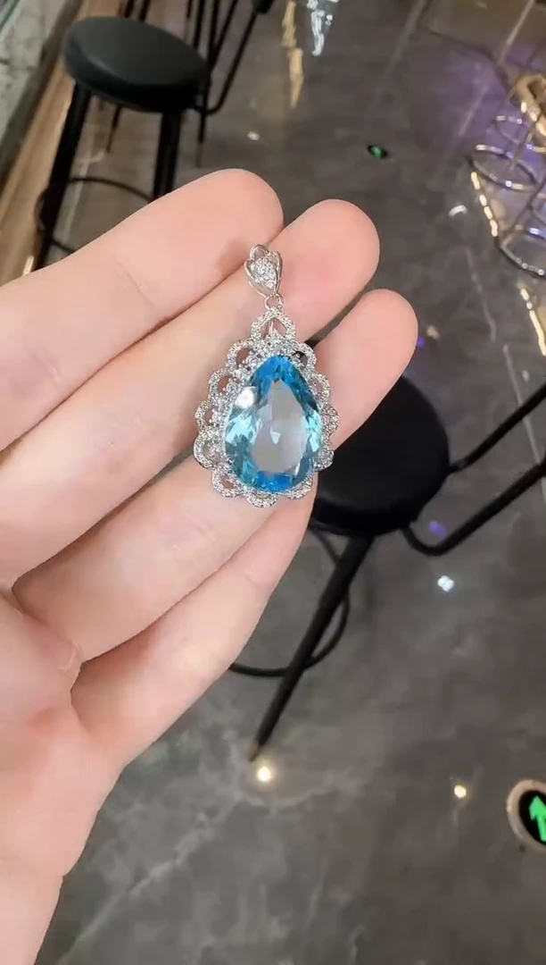 颈饰银S925镶嵌托帕石13*18mm妖姬蓝水滴款吊坠