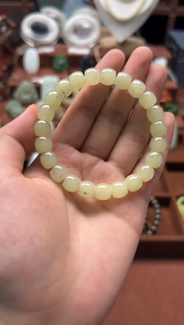 和田玉未镶嵌颈饰1