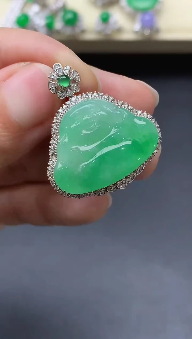 颈饰18K金镶嵌翡翠689-中国好珍宝