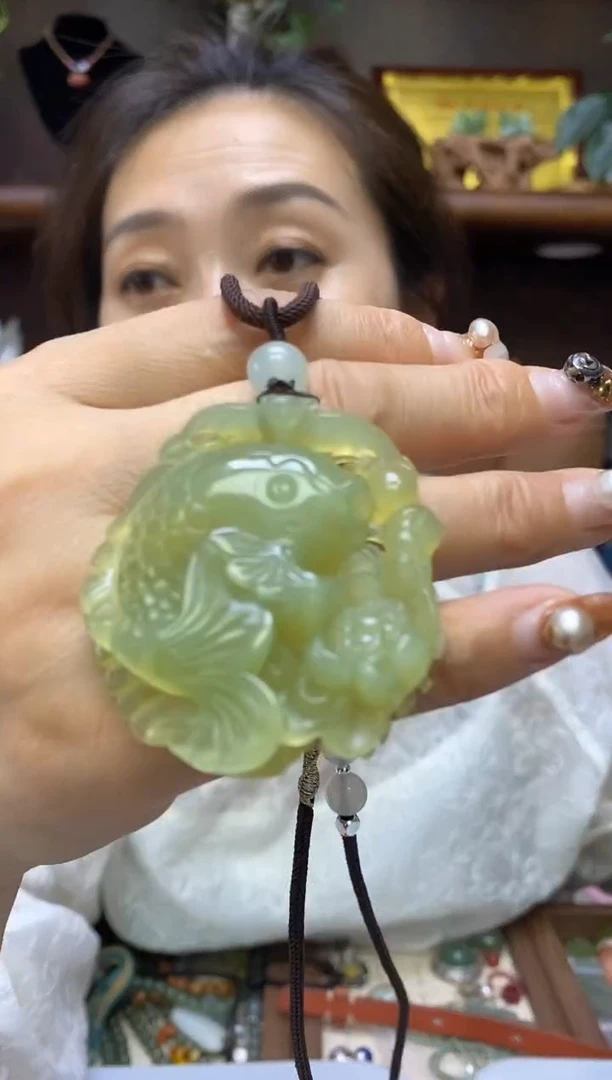 【闪购商品】蛇纹石玉吊坠未镶嵌·