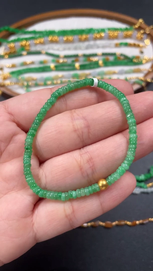 套链足金镶嵌翡翠一条  P603
