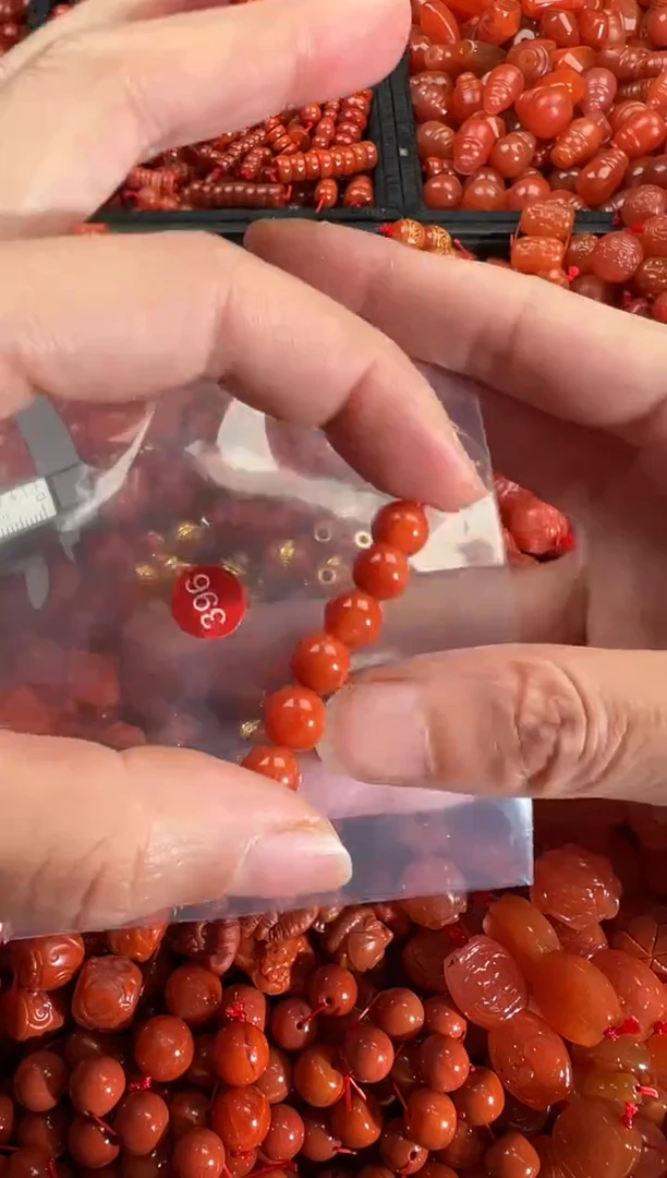 【闪购商品】南红玛瑙颈饰未镶嵌1