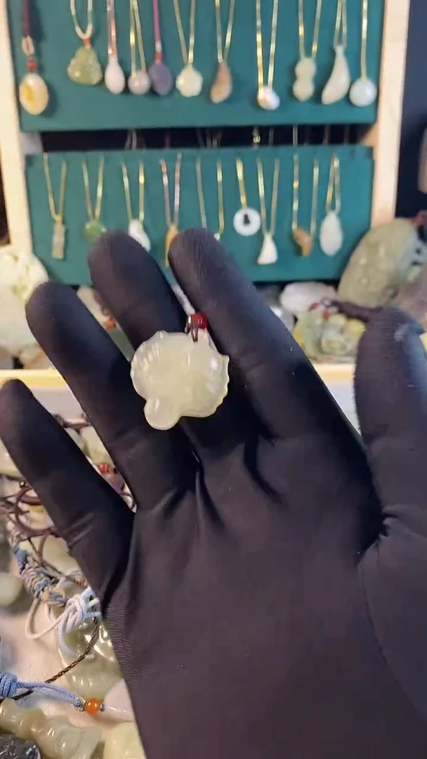 吊坠(赠链)未镶嵌和田玉31