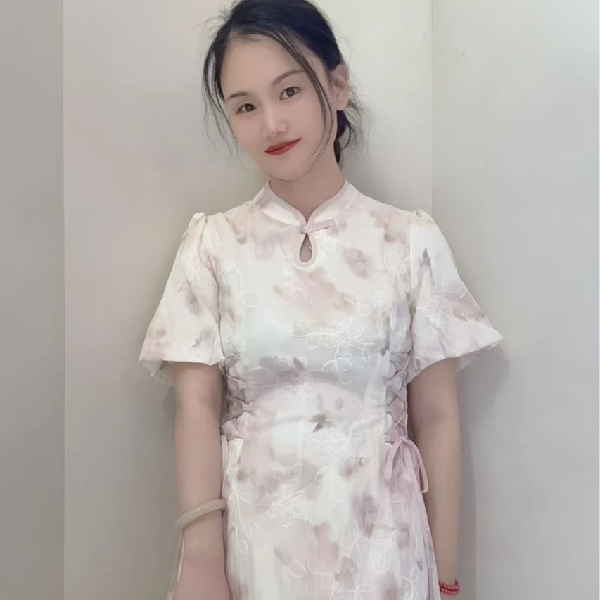 【小钱钱】夏装两侧系带收腰显瘦刺绣花立领过膝中长款旗袍连衣裙