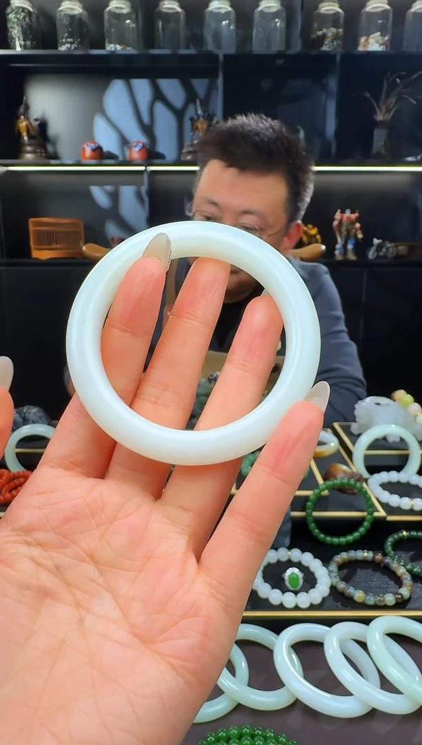 颈饰未镶嵌和田玉金山手镯57.7mm