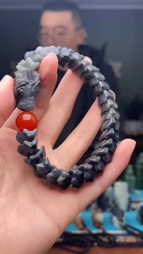 未镶嵌和田玉挂件1