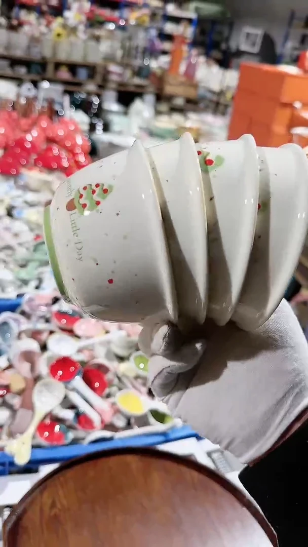 【闪购商品】瓷片4个圣诞树米饭碗微瑕 凑满20元包邮