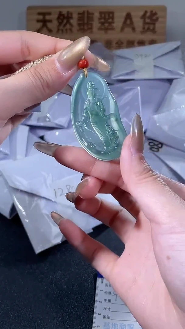 吊坠(不含链)未镶嵌翡翠站观音