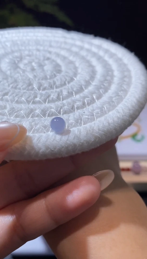 18K金镶嵌定制翡翠卡5.3珠珠     380+38