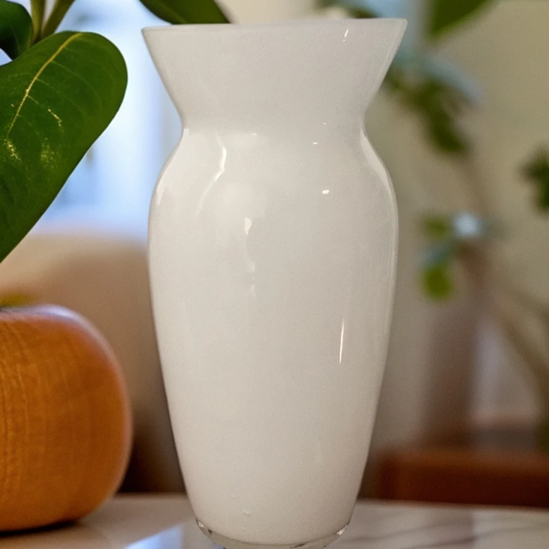 82白色圆口手工玻璃花瓶（高24.5口12最大径12）