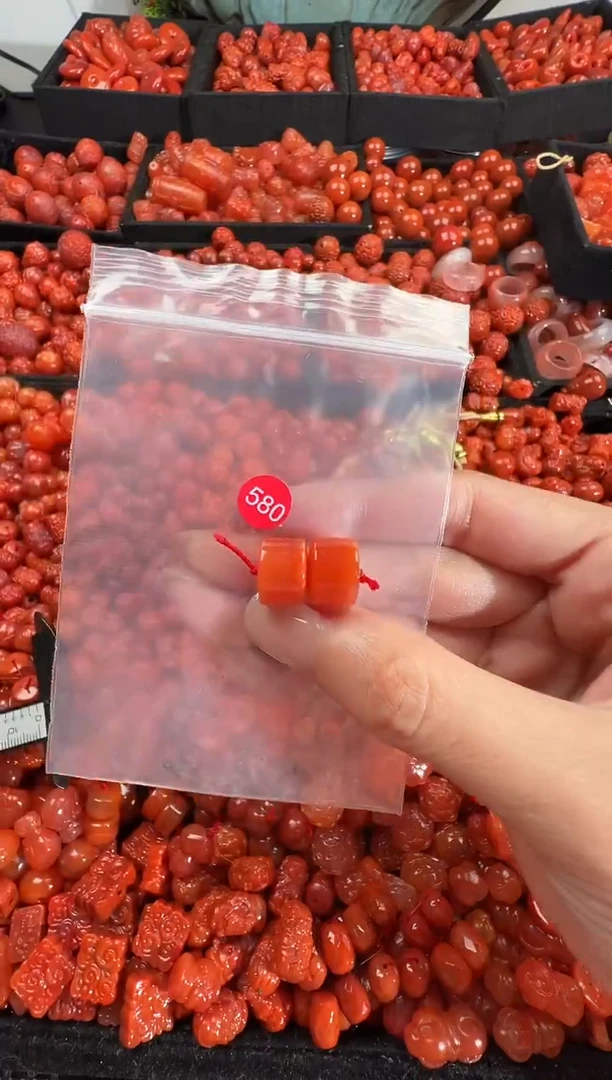 颈饰未镶嵌南红玛瑙1