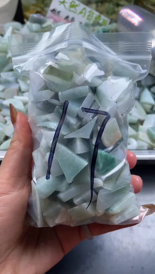 配石翡翠天然翡翠小号500克17