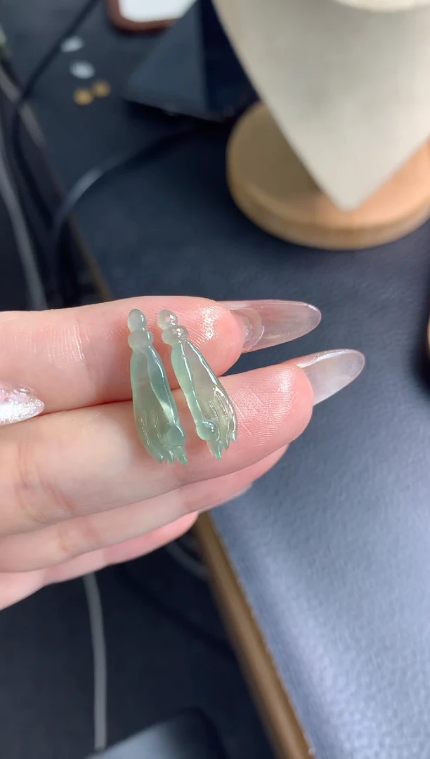 定制翡翠未镶嵌一对掌上明珠