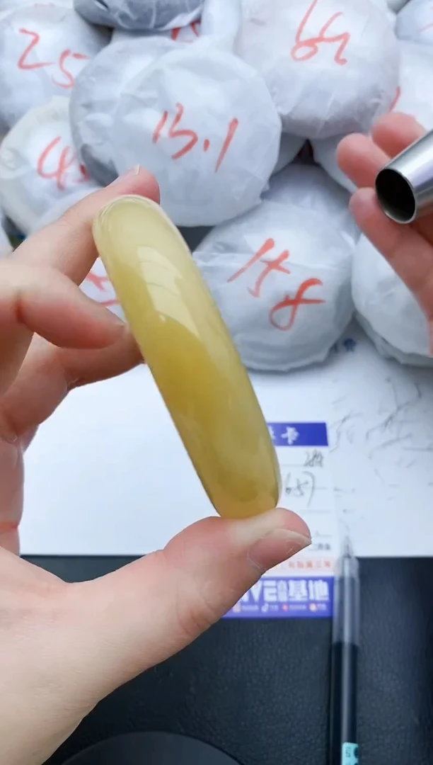 【闪购商品】石英质玉手镯未镶嵌284+56/57