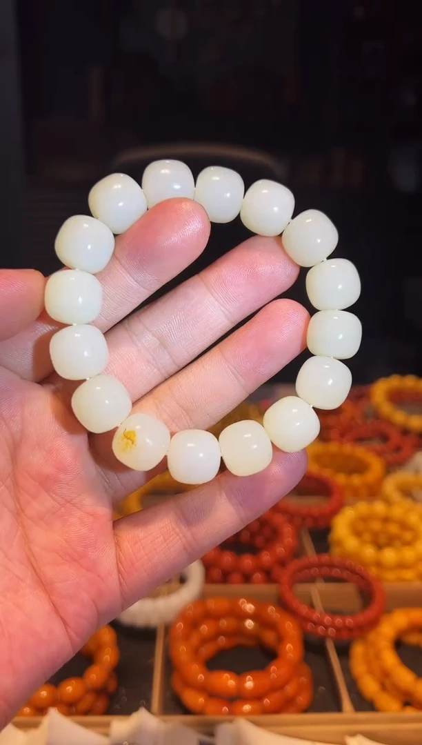 未镶嵌手串和田玉老型14+