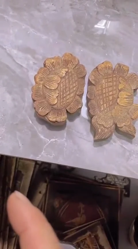 【闪购商品】香榧木2个孤品木雕20