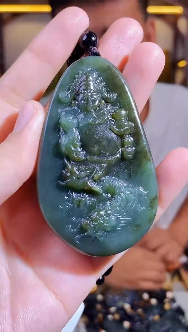 和田玉未镶嵌颈饰1