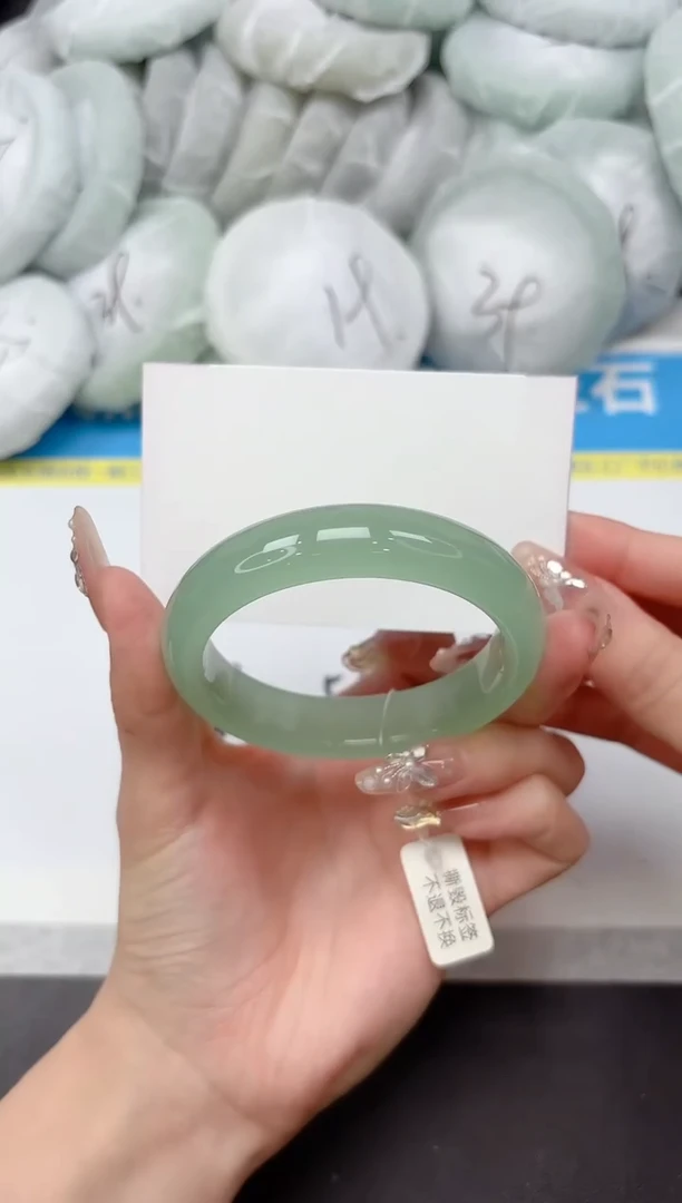 未镶嵌手镯石英质玉9-53.3