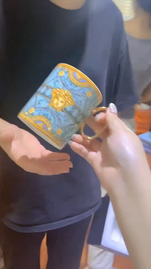 杯鸿辉家品牌瓷器，京东包邮！