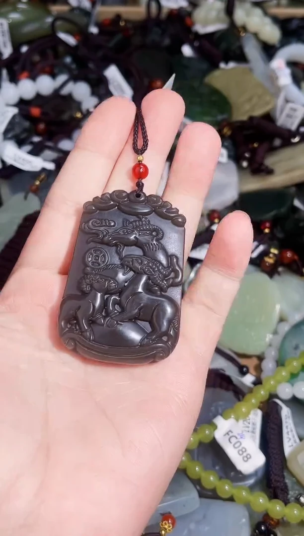 颈饰未镶嵌和田玉1