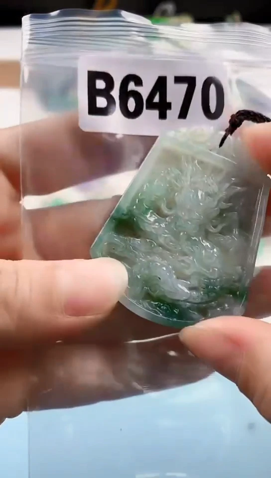 翡翠未镶嵌颈饰天然翡翠吊坠挂件