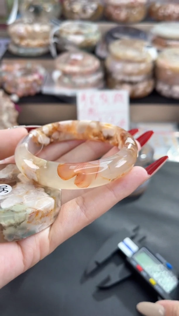 未镶嵌手镯石英质玉53