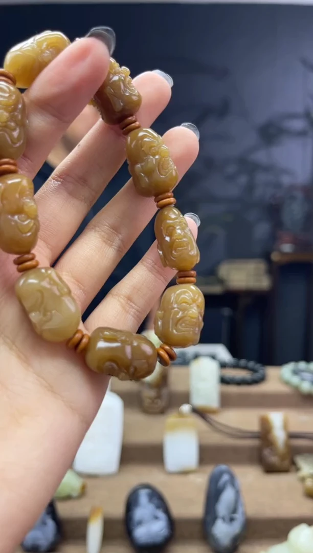 颈饰未镶嵌和田玉1