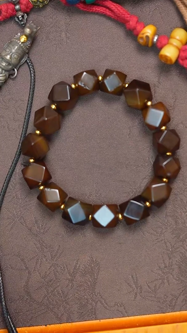 未镶嵌手串玛瑙/玉髓新八棱手串（多样性发货，发其一）