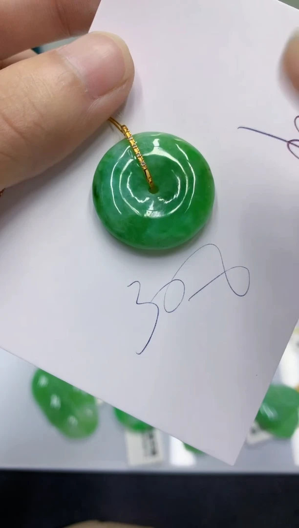 颈饰18K金镶嵌翡翠翡翠