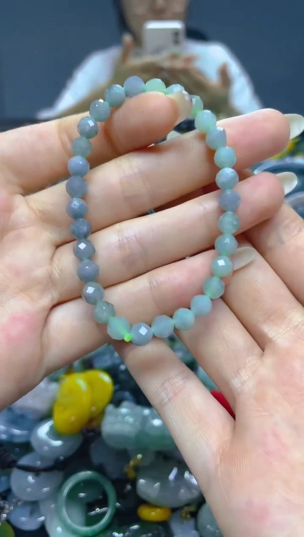 颈饰未镶嵌翡翠5MM/ C /翡翠A货，一件也是批发价